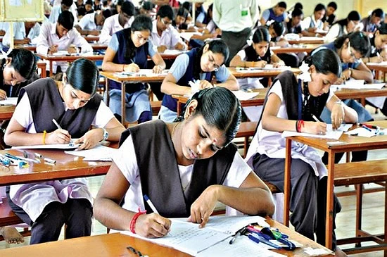 பிளஸ் டூ தேர்வு: 8.82 லட்சம் மாணவர்கள் எழுதுகின்றனர்!