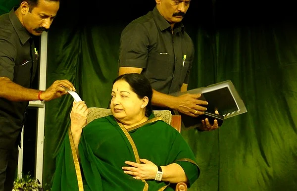சென்னையின் 4 'வீக்' தொகுதிகள்... ஜெ.வை அதிர்ச்சிக்குள்ளாக்கிய 'ஷாக்' ரிப்போர்ட்!