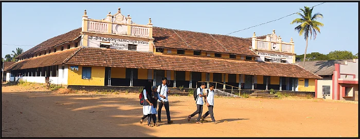 இந்தப் பள்ளியே பாடம்தான்!