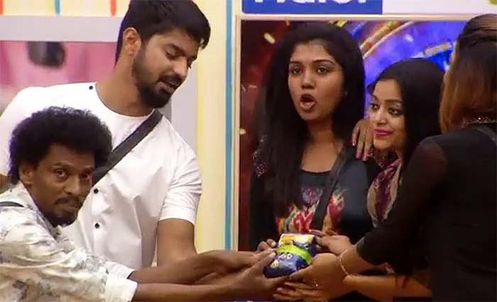 `ஐஸ்வர்யாதான் விஜய்... ரித்விகாதான் அஜித்... ஓ.கே-வா பாஸ்?’ #BiggBossTamil2