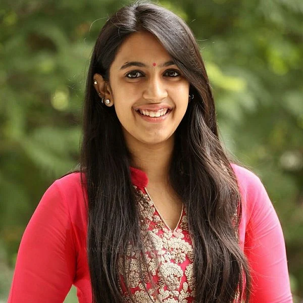 ''சிரஞ்சீவி, பவன் கல்யாண்... என்னையும் சேர்த்து ஒன்பது பேர் சினிமாவுல இருக்கோம்!" - 'நல்ல நாள் பாத்து சொல்றேன்' நிஹாரிகா
