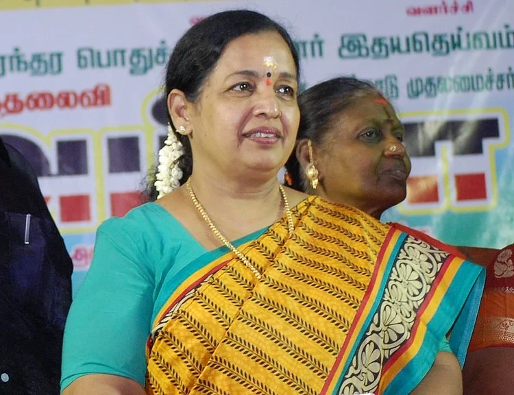 `என்ன ஐடியா பண்ணினாங்க வாரணாசியில!'- ஓ.பி.எஸ் மீது சந்தேகப்படும் சி.ஆர்.சரஸ்வதி
