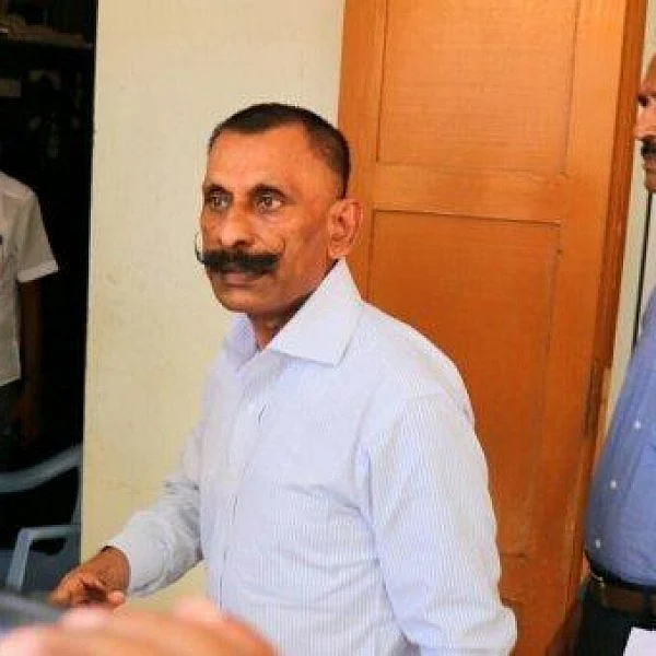 `என்னை பல்துலக்கக் கூட விடல!' - ஆணையரின் புகாரால் பொன்.மாணிக்கவேலுக்கு மனித உரிமைகள் ஆணையம் நோட்டீஸ்
