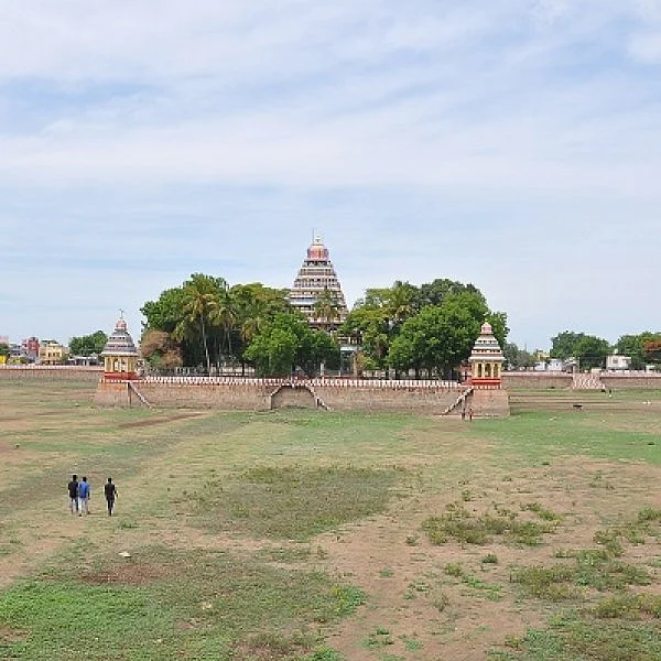 கோயில் நிலங்களை ஆக்கிரமித்தவர்கள் யார் யார்? - அறநிலையத்துறையின் அதிர்ச்சித் தகவல்!
