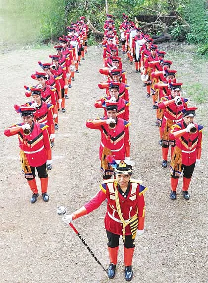 இசை மழை பொழியும் தேஜஸ்வினி