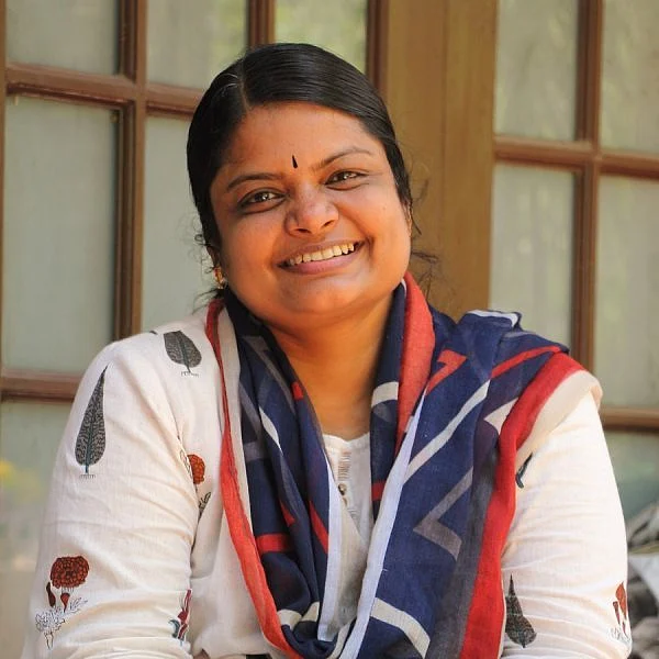 `ஆயுதமே வலிதான்; அதிலிருந்து வந்ததுதான் வலிமையும்..!’ - சுசீலா ஆனந்த்