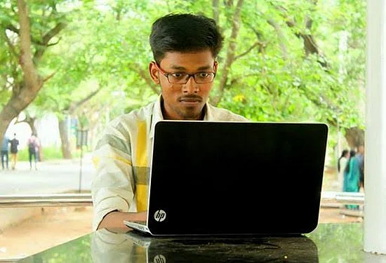 முகநூலே முதலீடு: பொறியியல் மாணவரின் புதிய கோணம்!
