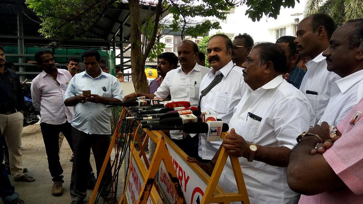 அம்ருதாவை ஜெயிலுக்கு அனுப்பாமல் விடமாடேன்! - சபதம்போடும் புகழேந்தி.