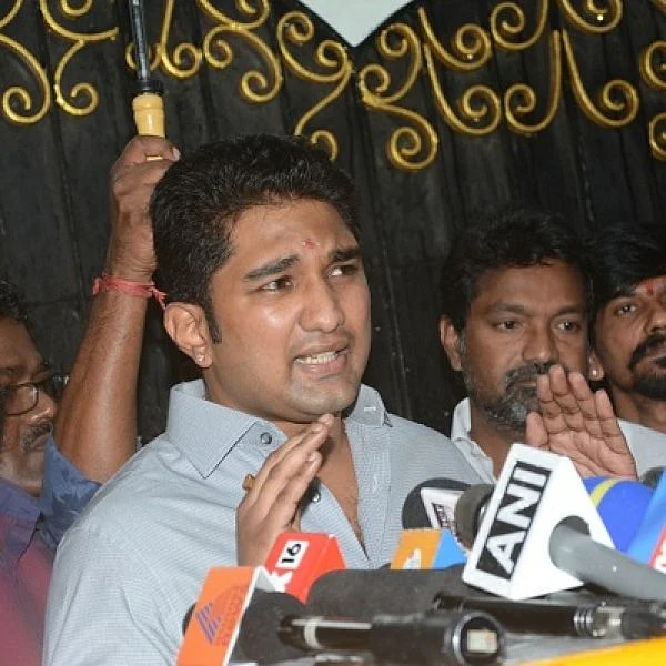 ''5 நாள்கள் ரெய்டு நடந்தது ஏன்..?'' மெளனம் கலைத்த விவேக்..!