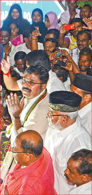 “20 ரூபாய்க்கு யாராவது 10 ஆயிரம் தருவார்களா?”