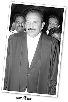 ''பிரபாகரனுக்குப் பின்னால் உள்ள படத்தைப் பாருங்கள்..!''