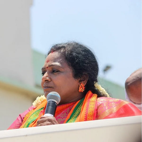 பிளாஸ்டிக் தாமரை, மோடிக்கு நோபல்..! தூத்துக்குடியில் தாமரையை மலர வைப்பாரா தமிழிசை?