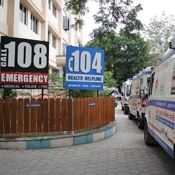 உடல்நல, மனநல ஆலோசனை 24 மணி நேரமும் இலவசம்! - தமிழக அரசின் 104 மருத்துவ சேவை