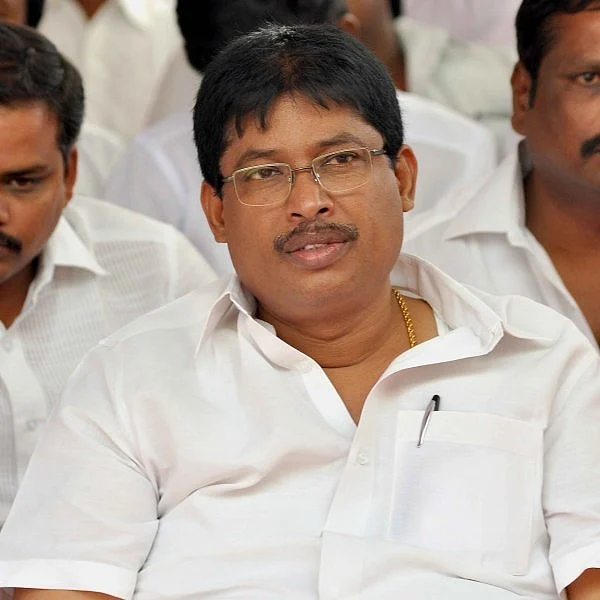திருவொற்றியூரில் சீமான் முதல் ரஜினியின் `விவசாய’ தேர்தல் அறிக்கை வரை... கழுகார் அப்டேட்ஸ்