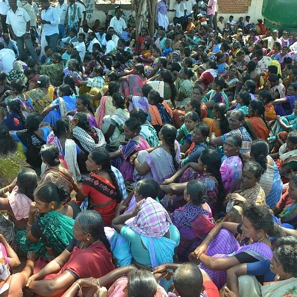 அதிகாரிகள் உறுதியை ஏற்று அரசு உப்பு நிறுவனத் தொழிலாளர்கள் போராட்டம் வாபஸ்