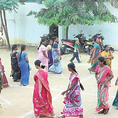 சுத்தி சுத்தி வந்தாங்க!