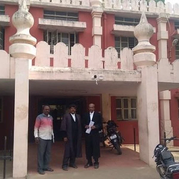 பத்திரிகையாளர்மீது அவதூறு கருத்து: எஸ்.வி.சேகருக்கு நெல்லை நீதிமன்றம் நோட்டீஸ்!