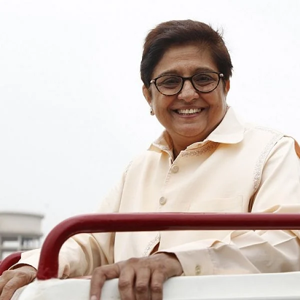 'சி.பி.ஐ ரெய்டுதான் புதுச்சேரிக்கு தீபாவளிப் பரிசு' - கலாய்த்த கிரண்பேடி
