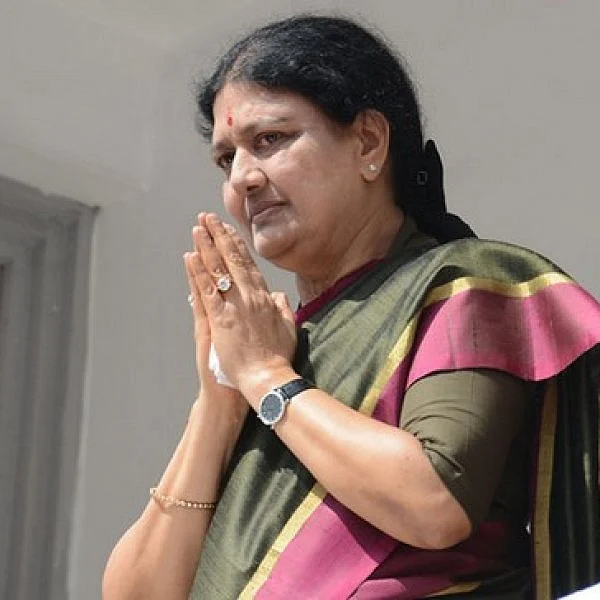 `இனி தினகரனிடமிருந்து மீட்டெடுப்பது சிரமம்!' - சசிகலாவை மிரள வைக்கும் அதிர்ச்சிக் கடிதங்கள்