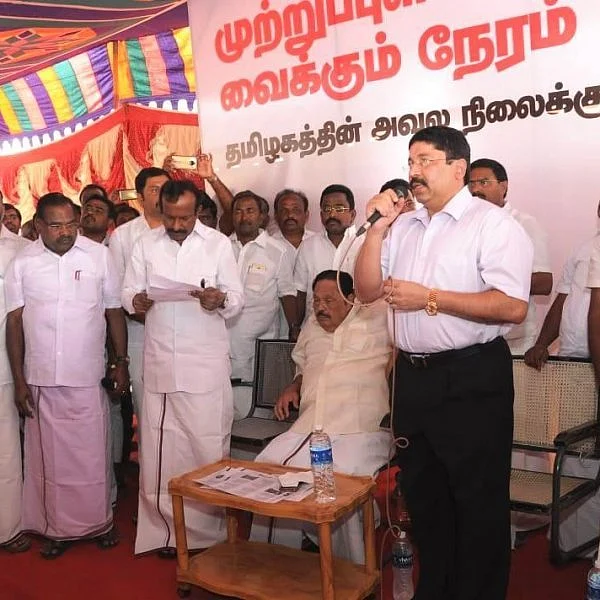 `முட்டுக்கட்டையாக இருக்கும் 3 சிக்கல்கள்!’ - மத்திய சென்னை நிலவரத்தால் தகிக்கும் உடன்பிறப்புகள்