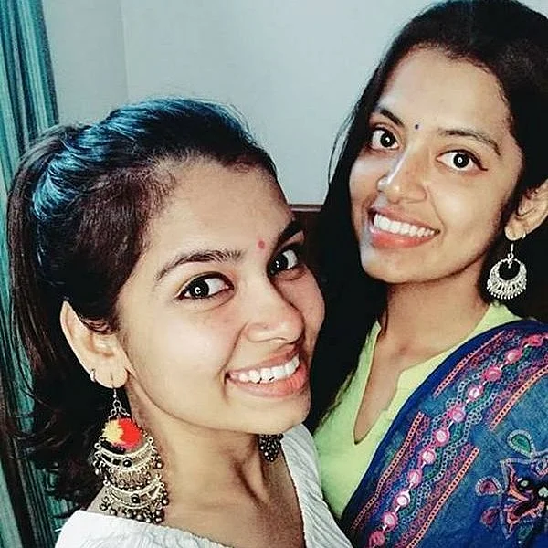 ``அக்காவுக்குப் பெரிய டஃப் கொடுக்கப்போறேன்!" சிங்கர், டப்பிங் ஆர்டிஸ்ட் சகோதரிகள் மானஸி, மோனிஷா