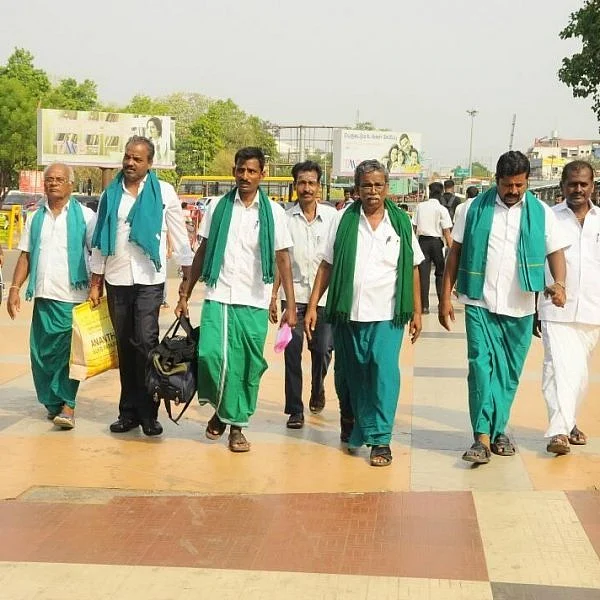 என்ன சொன்னார் அமித் ஷா..? எதற்காக அடங்கிப்போனார் அய்யாக்கண்ணு?