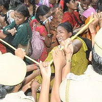 ஆணையர் அலுவலகத்தை முற்றுகையிட்ட பார்வையற்ற பட்டதாரிகள் கைது!
