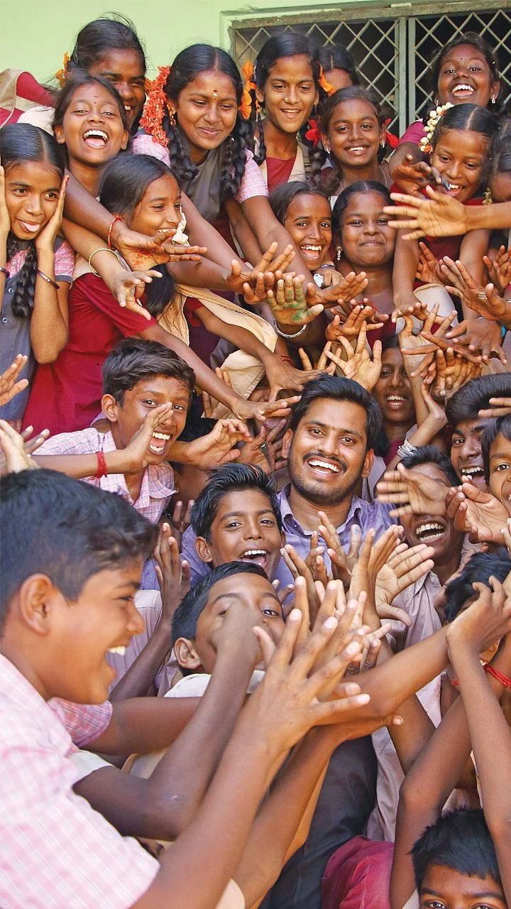 “பகவான் சார் இருந்தாதான் படிப்போம்!” - பாசத்துக்குரிய நல்லாசிரியர்