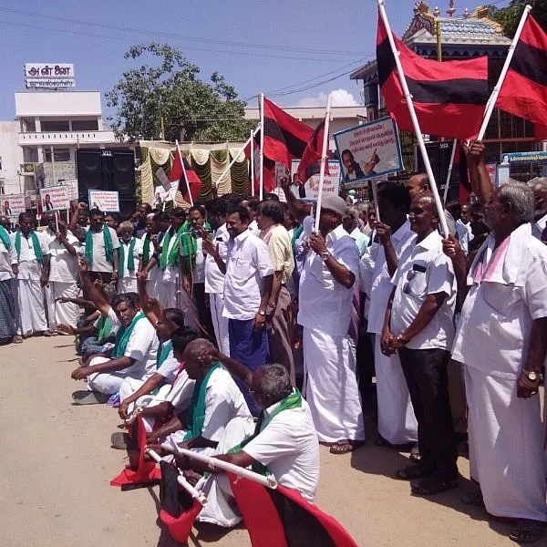 8 அம்ச கோரிக்கைகளை வலியுறுத்தி கோவில்பட்டியில் ம.தி.மு.க ஆர்ப்பாட்டம்