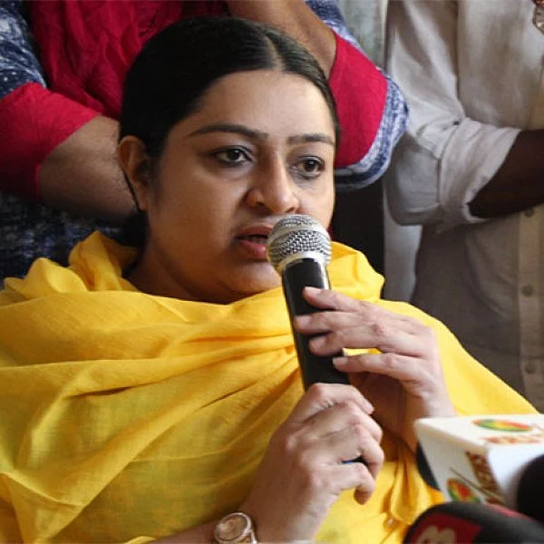 சசிகலா தரப்பு என்னை குறுக்கு விசாரணைக்கு அழைக்காதது ஏன்..? ஜெ. தீபா கேள்வி!