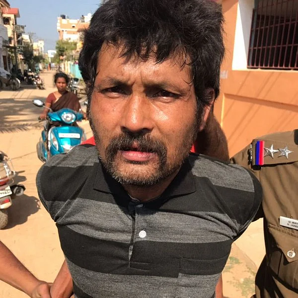 திருவள்ளூரில் குழந்தையைக் கடத்த முயன்ற வட இந்தியர்..! காவல்துறை விசாரணை