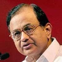 சிதம்பரத்துக்கு கருப்புக்கொடி காட்ட முயன்ற நாம் தமிழர் கட்சியினர் கைது (படம் )