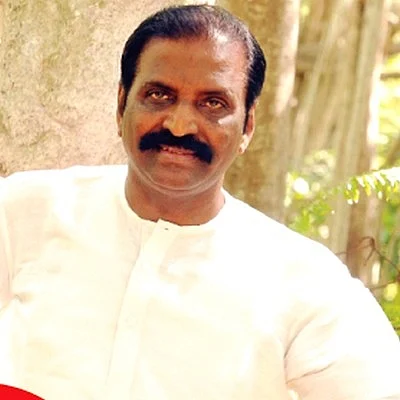 ஜெயலலிதா வாழ்க்கை போராட்டங்களால் சூழப்பட்ட ஒன்று!' அப்போலோவுக்குப் பின் வைரமுத்து