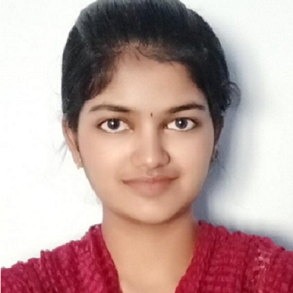 `பிள்ளைகளைப் படிக்க வைக்கணும்னு பழங்குடி மக்கள் உறுதியா இருக்கணும்!’’ `குரூப் 4’-ல் வென்ற படுகர் இன பிரீத்தி