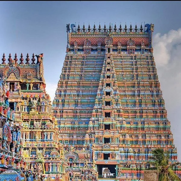 ஸ்ரீரங்கம் கோயிலின் உற்சவ மூர்த்தி அழகிய மணவாளப் பெருமாள் தேசாந்திரம் சென்ற கதை!