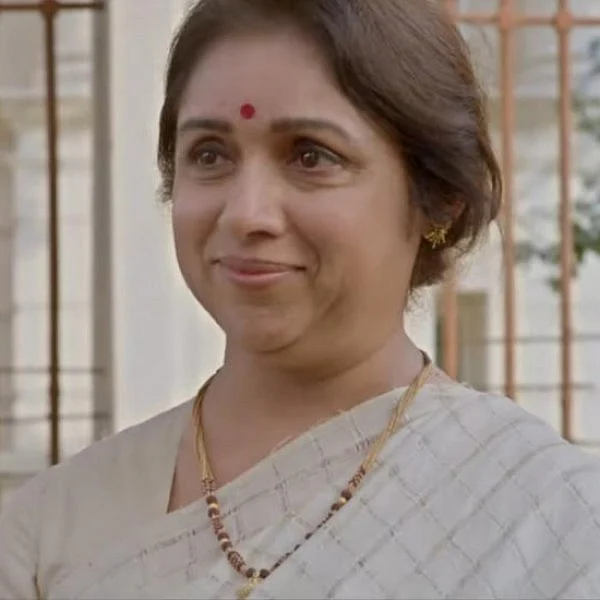 ``என் மகள் மஹிக்கு ஐந்து வயது... அவள்தான் என் உலகம்!’’ -தன் குழந்தை பற்றி ரேவதி #VikatanBreaks