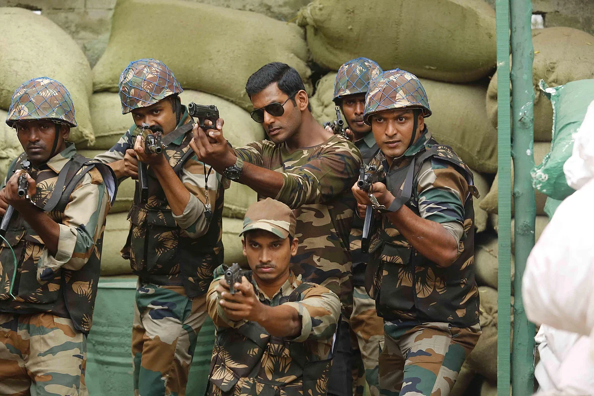"ஜியோ-வுக்கு முகேஷ் அம்பானி சொன்னதைத்தான், 'இரும்புத்திரை' விஷால் சொல்கிறார்!" - 'இரும்புத்திரை' விமர்சனம்.