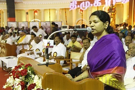 சமூக நீதிக்காக தமிழகத்தில் புரட்சி ஏற்பட வேண்டும்: கனிமொழி