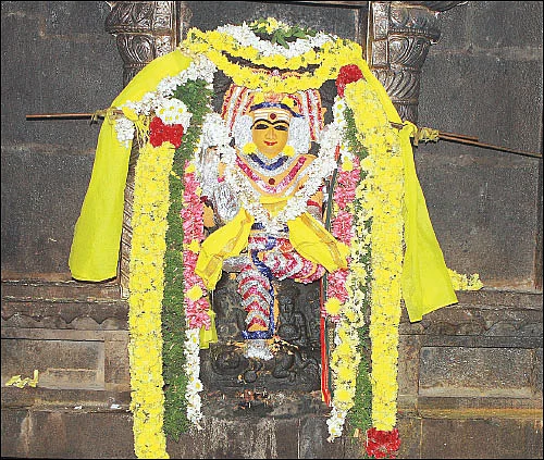 பன்னிரு ராசிகளும் பரிவார தெய்வங்களும்!