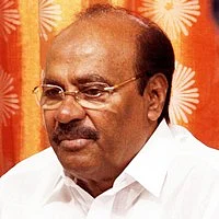மதுக்கடைகளை மூடி காந்தியின் கனவை நனவாக்குங்கள்: ராமதாஸ் வலியுறுத்தல்