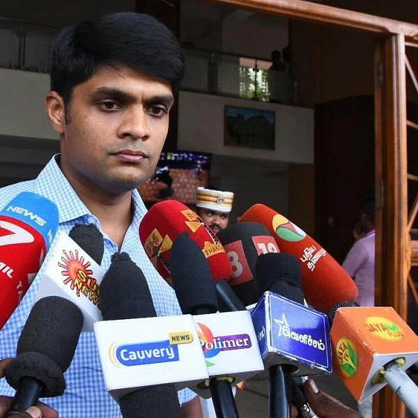 சட்டவிரோதமாக மின் கம்பங்கள் நடப்பட்டால் நடவடிக்கை எடுக்கப்படும் - ஆட்சியர் தகவல்!