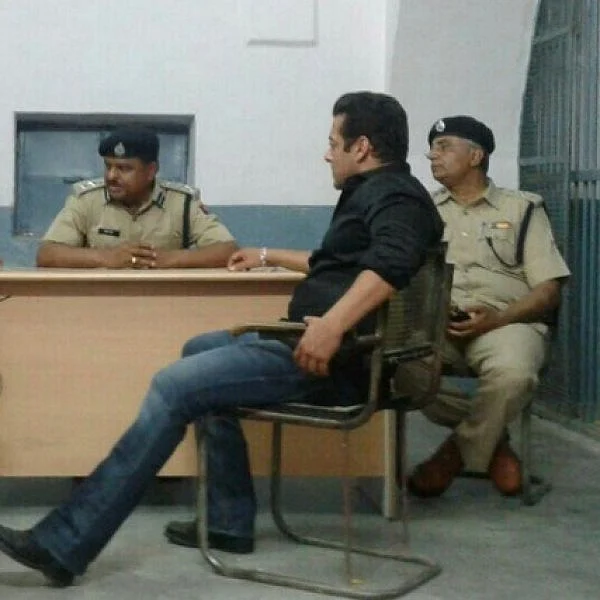 சிறையில் இருக்கும் சல்மான்கான்! - ஜாமீன் மனு விசாரணை ஒத்திவைப்பு