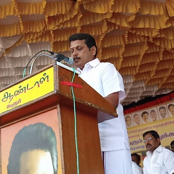`கட்டைப்பையும், அவரது வேட்டிக்குப் பின்னால் ஒளிந்திருக்கிற கைத்தடியும்!'- இரண்டுபேரை விளாசிய செந்தில் பாலாஜி
