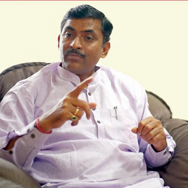 ‘‘அ.தி.மு.க-வுக்கும் பி.ஜே.பி-க்கும் இருப்பது கிவ் அண்ட் டேக் பாலிசி!’’