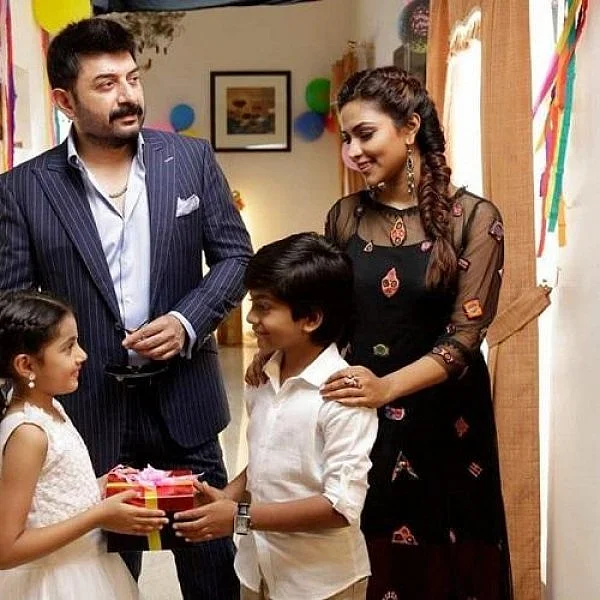 "என்னடா ராஸ்கலே... என்ன நினைச்சுட்டு இருக்கீங்க!" - 'பாஸ்கர் ஒரு ராஸ்கல்' விமர்சனம்