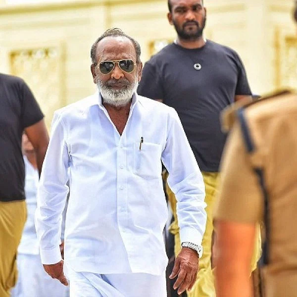 `` ‘மிஸ்டர் அருள்’னு அவர் கூப்பிடுறது அவ்ளோ அழகு!” - மகேந்திரன் குறித்து நெகிழும் அருள்நிதி
