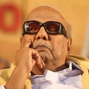 உறுதியாய் நின்ற செல்வி... அசைந்து கொடுத்த அழகிரி... இறங்கி வந்த கருணாநிதி! - கோபாலபுரம் கோபம் தணிந்த பரபர பின்னணி