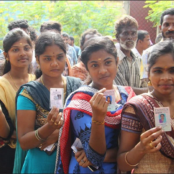 என்னுள் மையம் கொண்ட புயல்! - கமல்ஹாசன் - 14 - "ஓட்டுக்குப் பணம்... பிச்சை எடுப்பதுபோன்ற கேவலம்!”