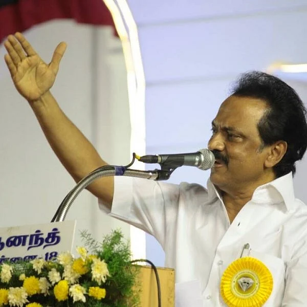 தி.மு.க., காங்கிரஸ் எம்.எல்.ஏ-க்கள் ராஜினாமா?! அரசுக்கு அடுத்த நெருக்கடி?!