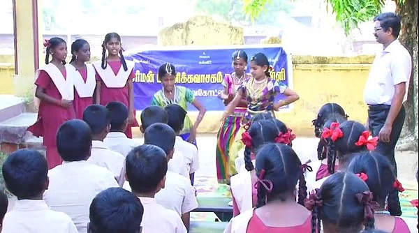 'காவல் நிலையமும் ஏ.டி.எம்மும் எப்படி இயங்குகிறது?' -அசர வைக்கும் சிவகங்கை அரசுப்பள்ளி